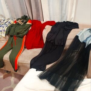 30 piece womens clothing lot size medium 6-8 bundle dress track suit top…